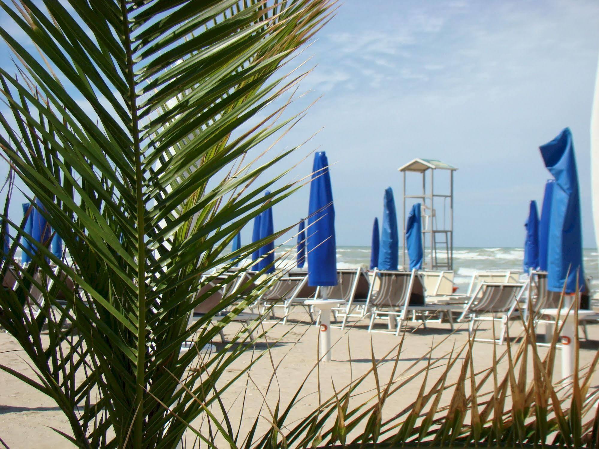 Pet Family Camping Cortina Hotel Senigallia Buitenkant foto
