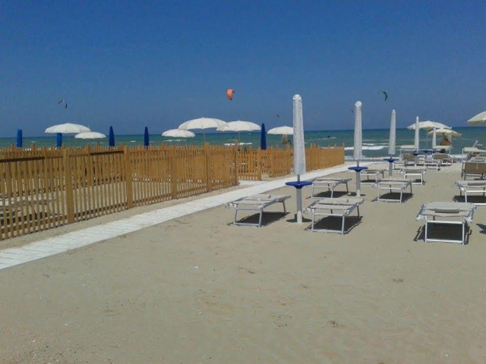 Pet Family Camping Cortina Hotel Senigallia Buitenkant foto